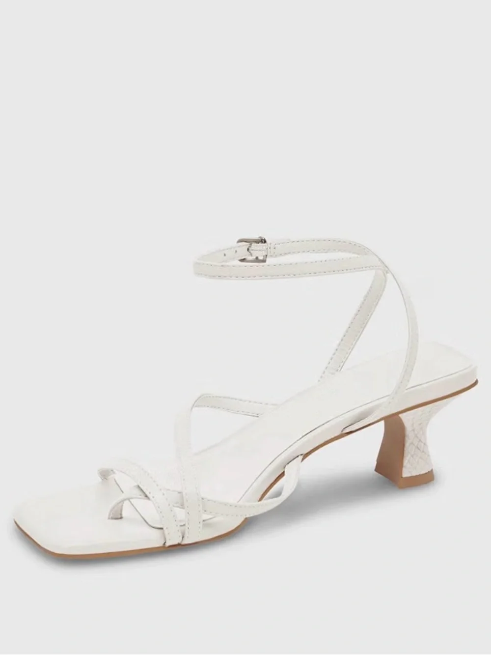 Juliet Holy Womens 7 White Strappy Square Toe Toe-Loop Kitten Heel Sandals NWOT